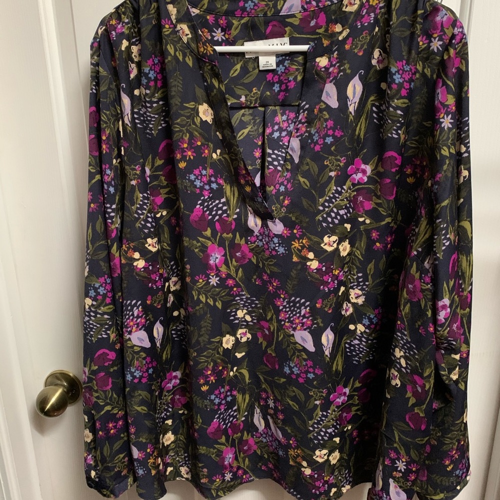 Ava & Viv Split Neck Blouse